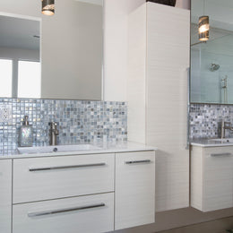 Lucia Container House - Bathroom #2